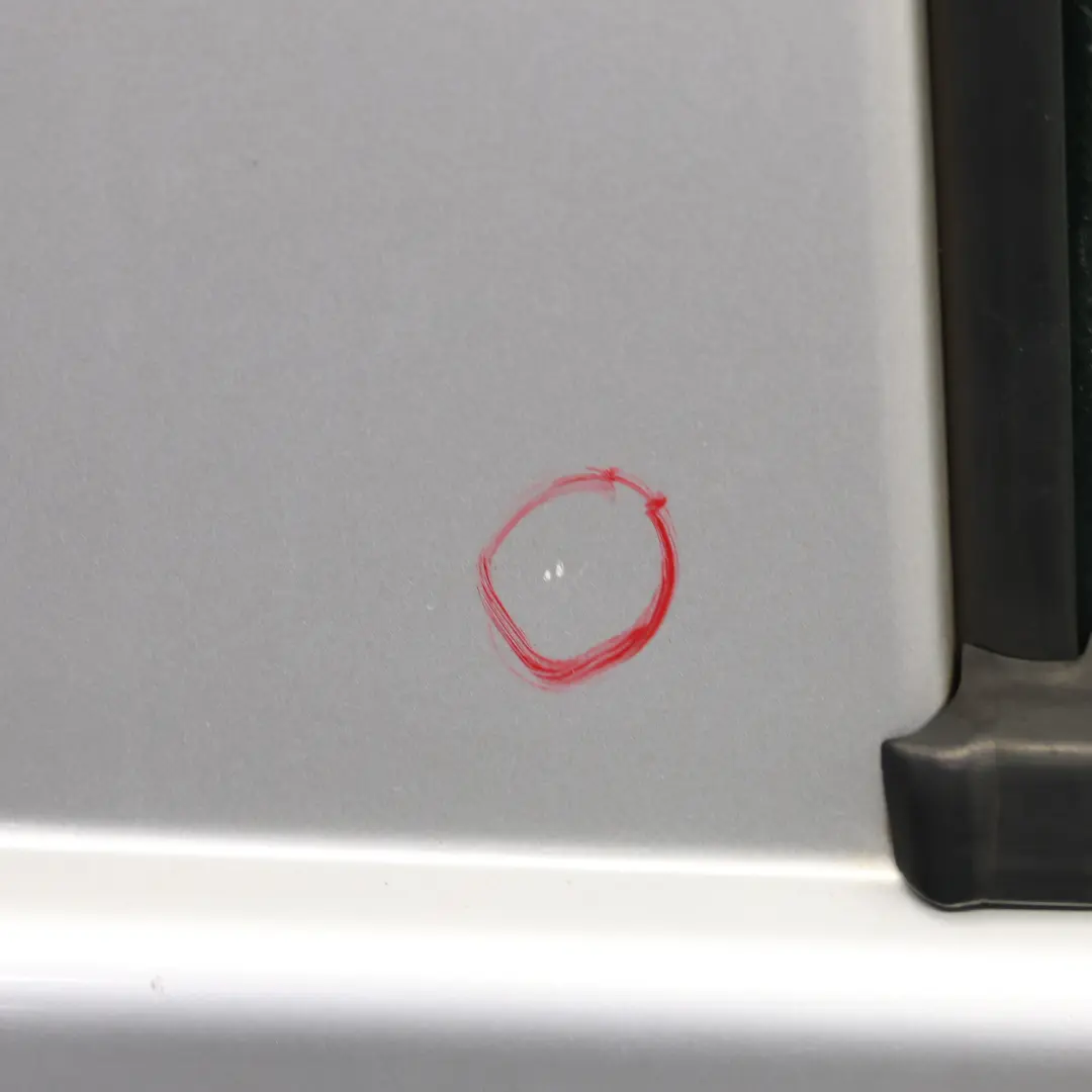 Puerta Delantera Derecha Tapa Brilliant Silver - 9744 para Mercedes Vito W639 con número de pieza A6397201105 Mercedes Vito W639 Puerta Delantera Derecha Tapa Brilliant Silver - 9744 - SKU A6397201105-BRS1 - Número de pieza A6397201105