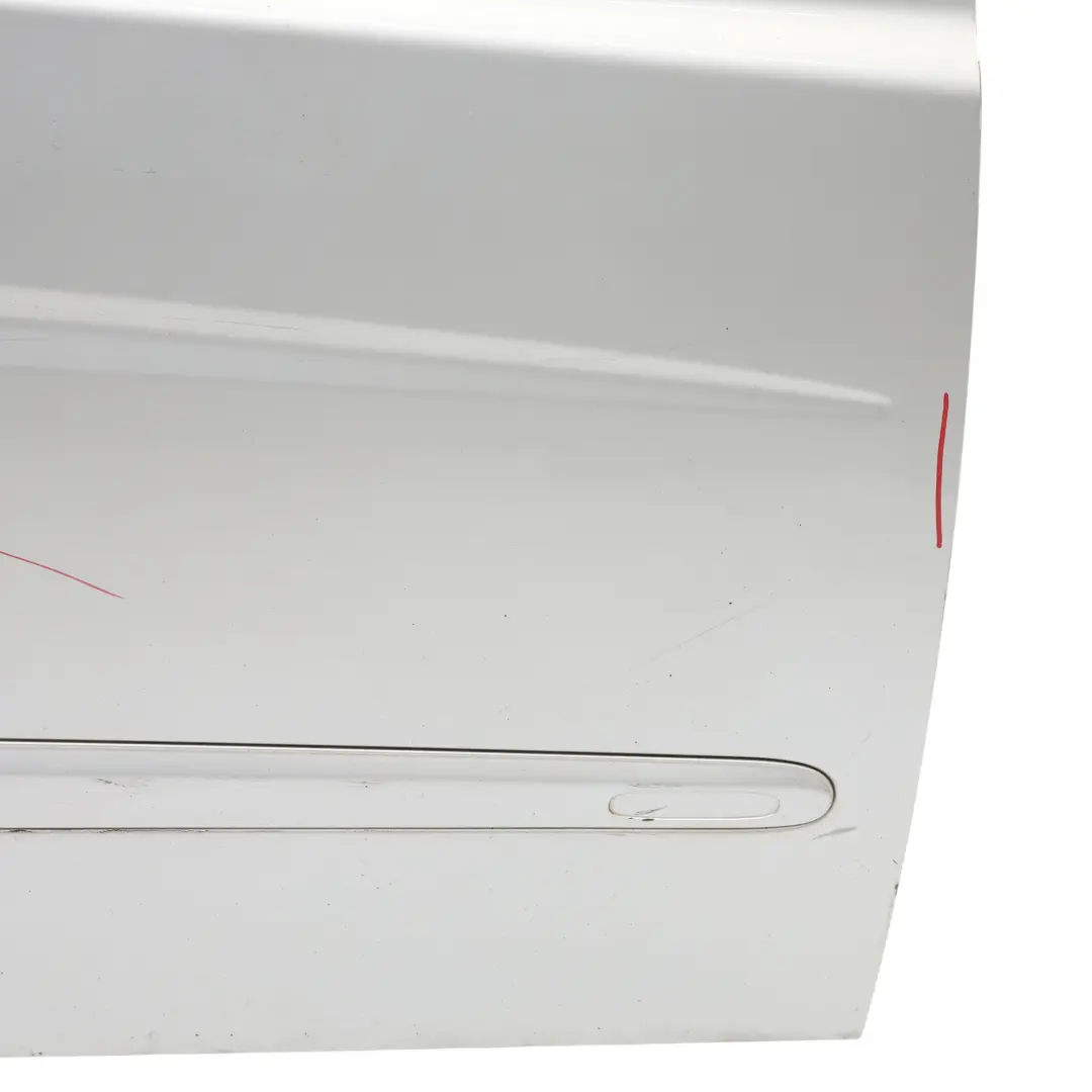 Puerta Delantera Derecha Tapa Brilliant Silver - 9744 para Mercedes Vito W639 con número de pieza A6397201105 Mercedes Vito W639 Puerta Delantera Derecha Tapa Brilliant Silver - 9744 - SKU A6397201105-BRS1 - Número de pieza A6397201105