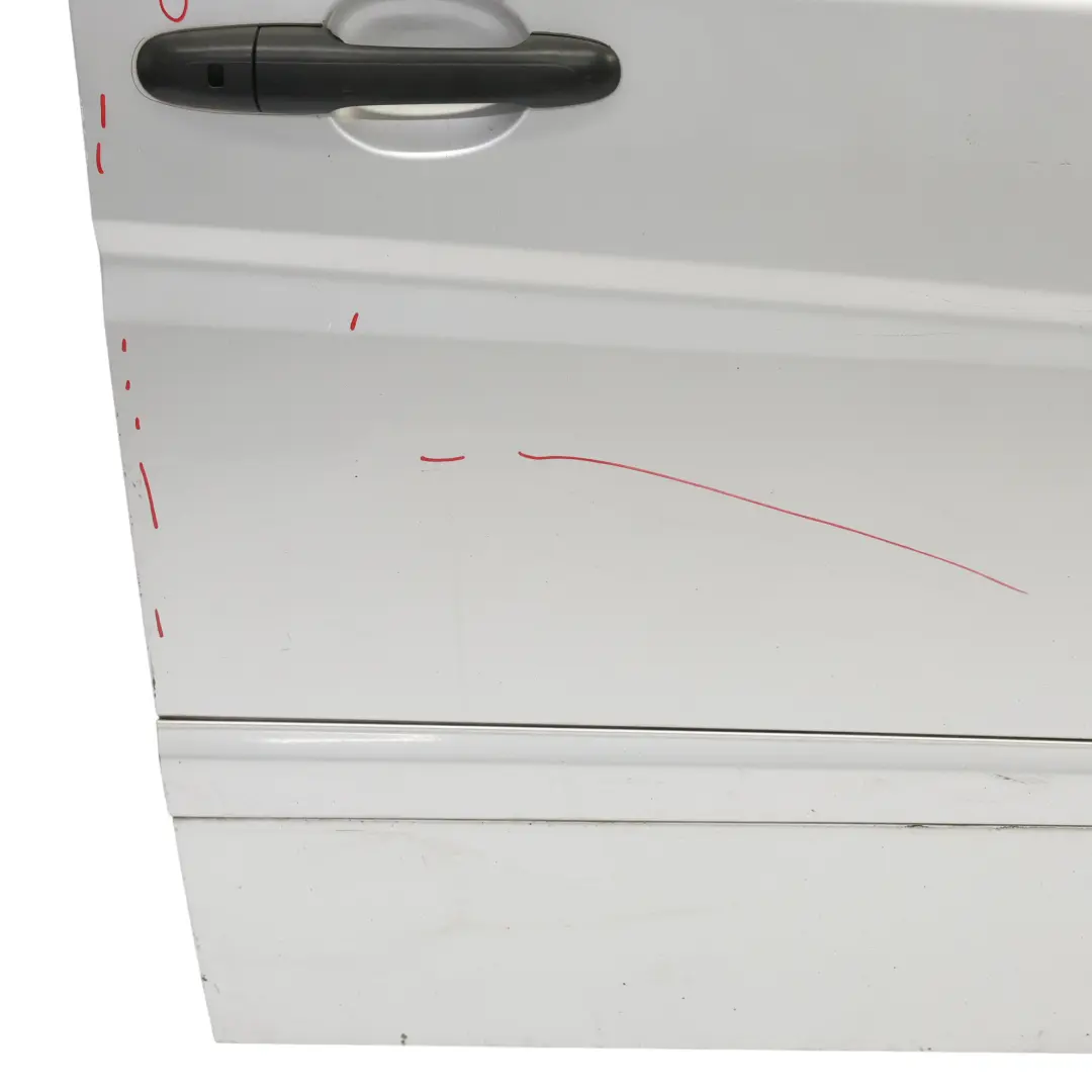 Droite Brilliant Silver Argent - 9744 pour Mercedes Vito W639 Porte Avant à propos du numéro de pièce A6397201105 Mercedes Vito W639 Porte Avant Droite Brilliant Silver Argent - 9744 - SKU A6397201105-BRS1 - Numéro de pièce A6397201105