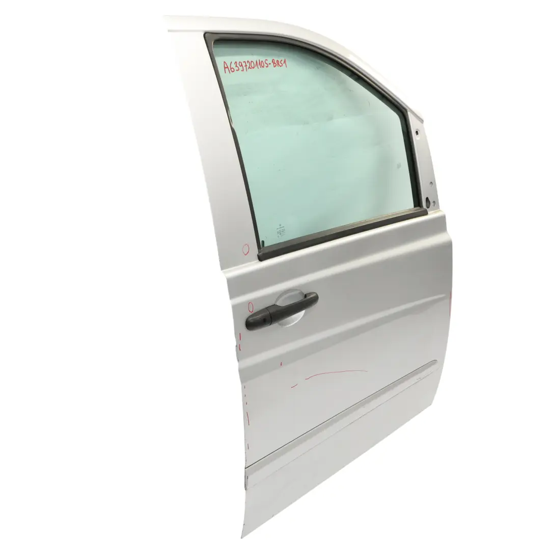 Droite Brilliant Silver Argent - 9744 pour Mercedes Vito W639 Porte Avant à propos du numéro de pièce A6397201105 Mercedes Vito W639 Porte Avant Droite Brilliant Silver Argent - 9744 - SKU A6397201105-BRS1 - Numéro de pièce A6397201105