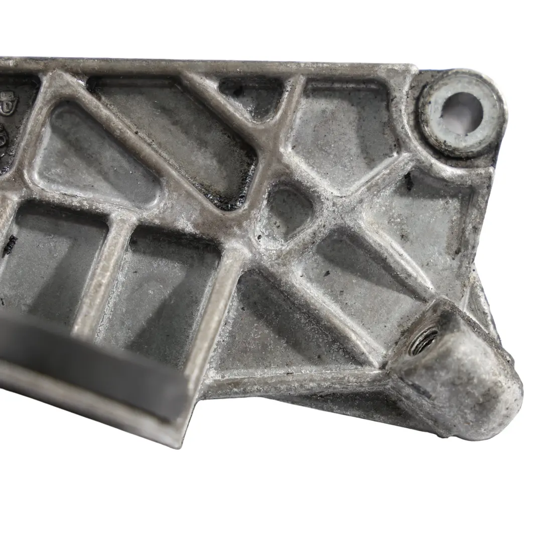 OM642 Support De Montage De Courroie De Distribution pour Mercedes W212 à propos du numéro de pièce A6420100340 Mercedes W212 OM642 Support De Montage De Courroie De Distribution - SKU A6420100340 - Numéro de pièce A6420100340