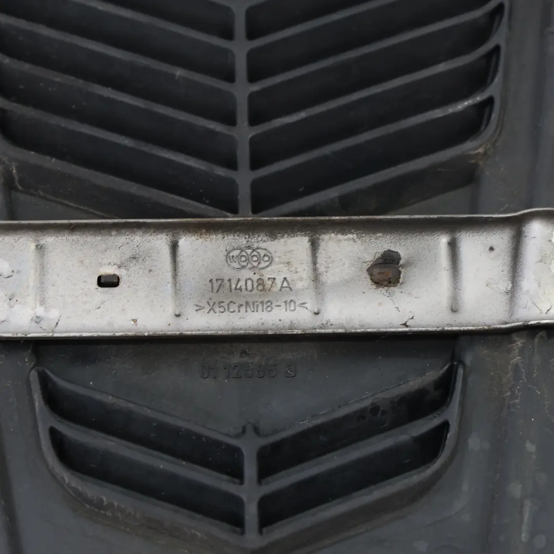 Mercedes W204 C207 W212 OM642 Osłona Pokrywa Silnika Diesel - SKU A6420105867-1 - Numer Części A6420105867