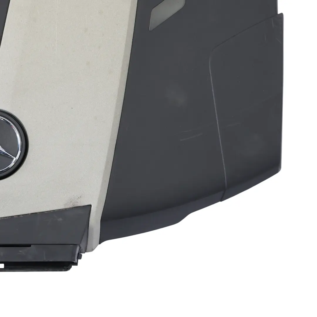 OM642 Motore Diesel Cilindro Testa Cover per Mercedes W204 C207 W212 con numero di parte A6420105867 Mercedes W204 C207 W212 OM642 Motore Diesel Cilindro Testa Cover - SKU A6420105867-1 - Numero di parte A6420105867