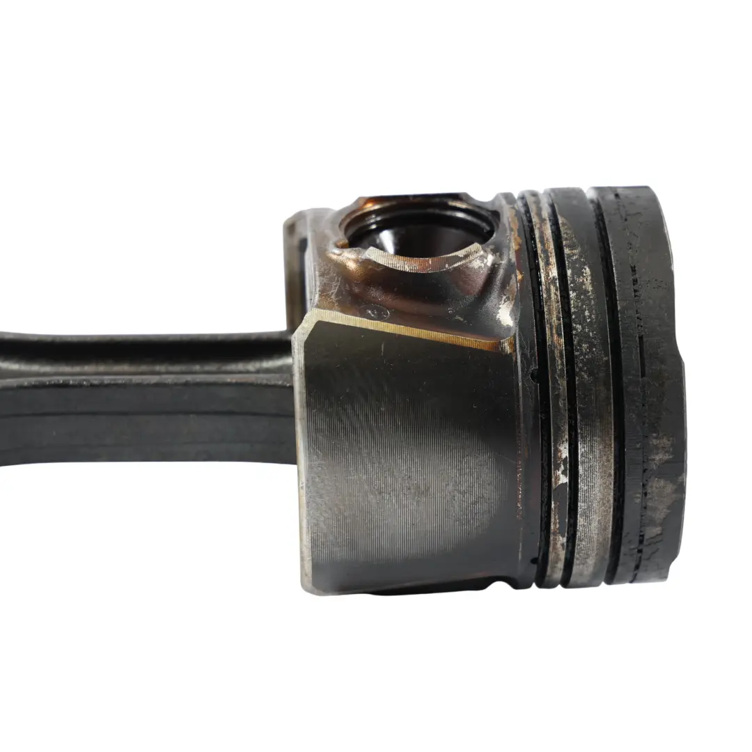 Connecting Rod Piston Conrod Diesel OM651 to Mercedes W204 W212 Engine with Part number A6510301117 Mercedes W204 W212 Engine Connecting Rod Piston Conrod Diesel OM651 - SKU A6510301117 - Part number A6510301117