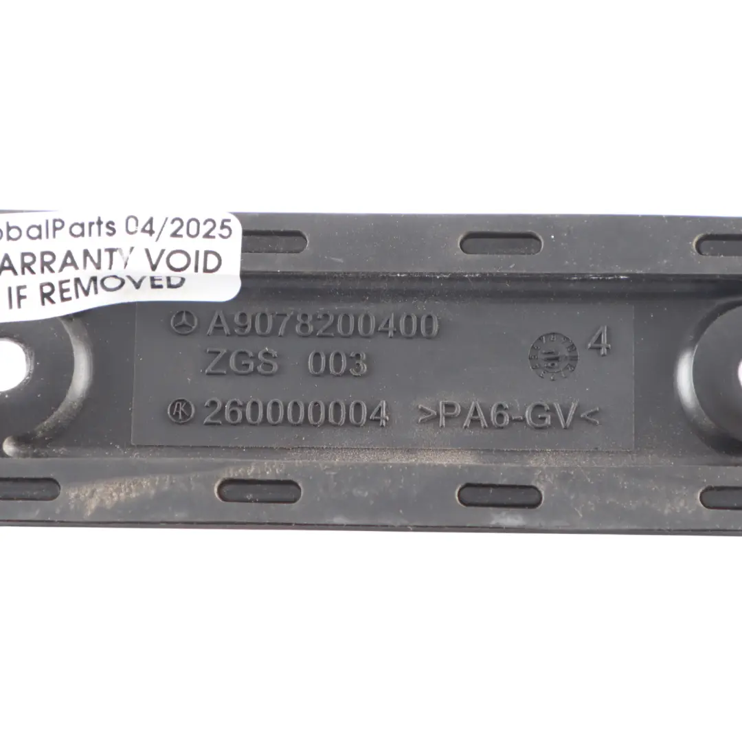 W907 Pannello Di Copertura Dell'alloggiamento Del Rifinire per Mercedes con numero di parte A9078200400 Mercedes W907 Pannello Di Copertura Dell'alloggiamento Del Rifinire - SKU A9078200400 - Numero di parte A9078200400