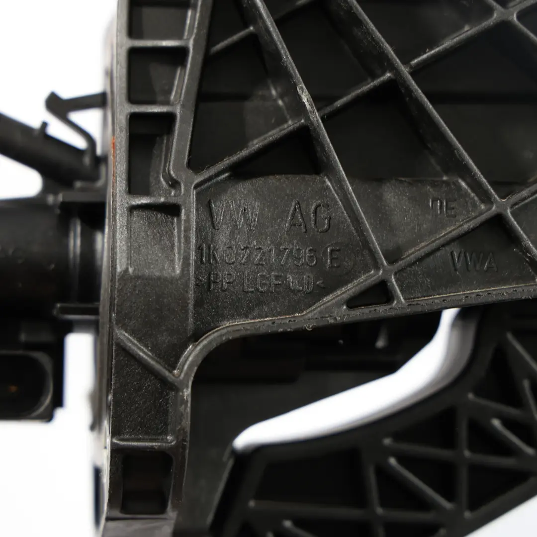 Clutch Pedal Assembly Manual Transmission to Audi TT 8J 2.0 TDI with Part number 1K2721059CP Audi TT 8J 2.0 TDI Clutch Pedal Assembly Manual Transmission - SKU RHD-1K2721059CP - Part number 1K2721059CP