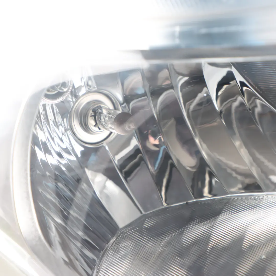 W907 W910 Headlamp Front Light Lamp Halogen Right O/S to Mercedes with Part number A9109060300 Mercedes W907 W910 Headlamp Front Light Lamp Halogen Right O/S - SKU RHD-A9109060300 - Part number A9109060300