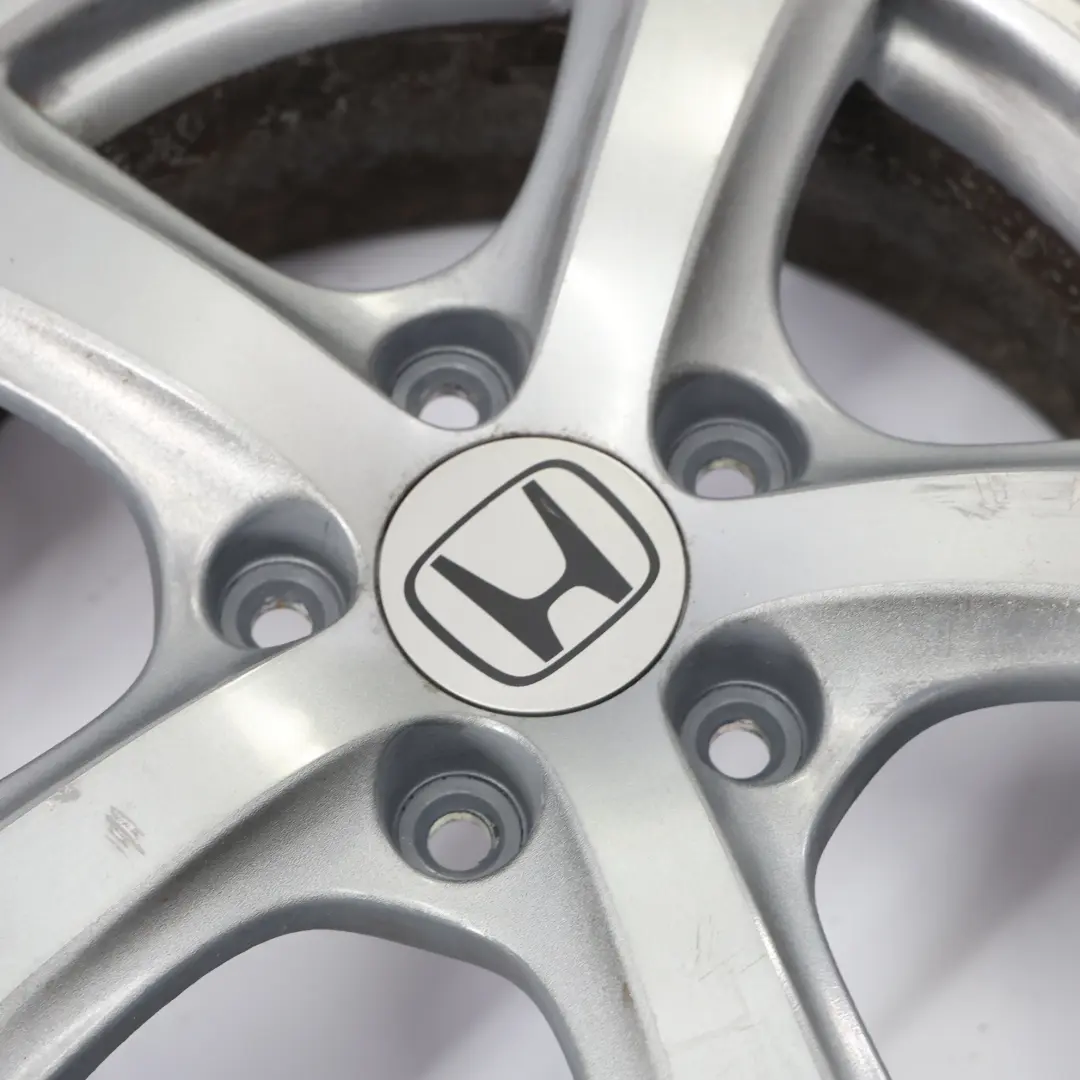 Silber Leicht Metall Felge 15" 6J ET:45 für Honda Civic mit Teilenummer S7C560D Honda Civic Silber Leicht Metall Felge 15" 6J ET:45 - SKU S7C560D-2 - Teilenummer S7C560D