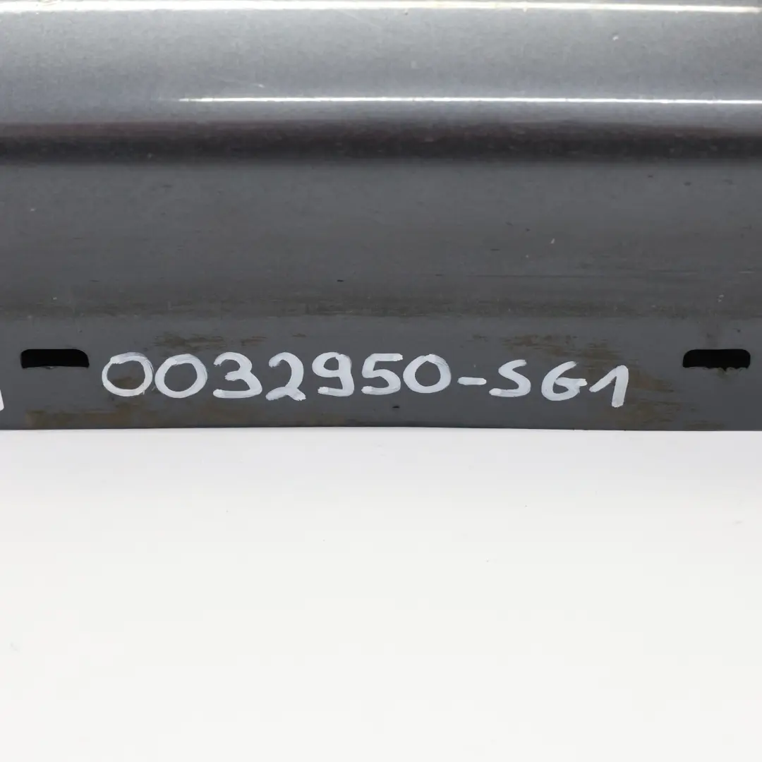 Listón de umbral Faldón Lateral Derecho Sparkling Graphite - A22 para BMW E90 E91 con número de pieza 0032950 BMW E90 E91 Listón de umbral Faldón Lateral Derecho Sparkling Graphite - A22 - SKU 0032950-SG1 - Número de pieza 0032950
