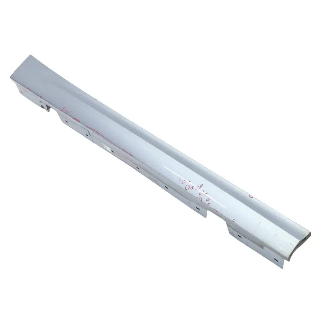 Faldón Lateral BMW E90 E91 LCI Listón de umbral Derecho Bluewater Metallic - 896 para con número de pieza 0037060 Faldón Lateral BMW E90 E91 LCI Listón de umbral Derecho Bluewater Metallic - 896 - SKU 0037060-WB1 - Número de pieza 0037060