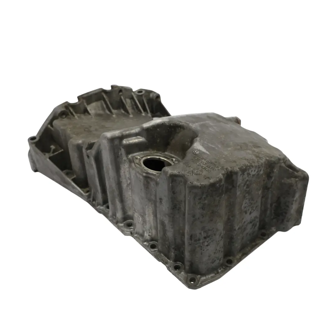 CAGA Silnik Diesla Miska Olejowa do Audi A4 B8 2.0 TDI o numerze 03L103603D Audi A4 B8 2.0 TDI CAGA Silnik Diesla Miska Olejowa - SKU 03L103603D - Numer Części 03L103603D
