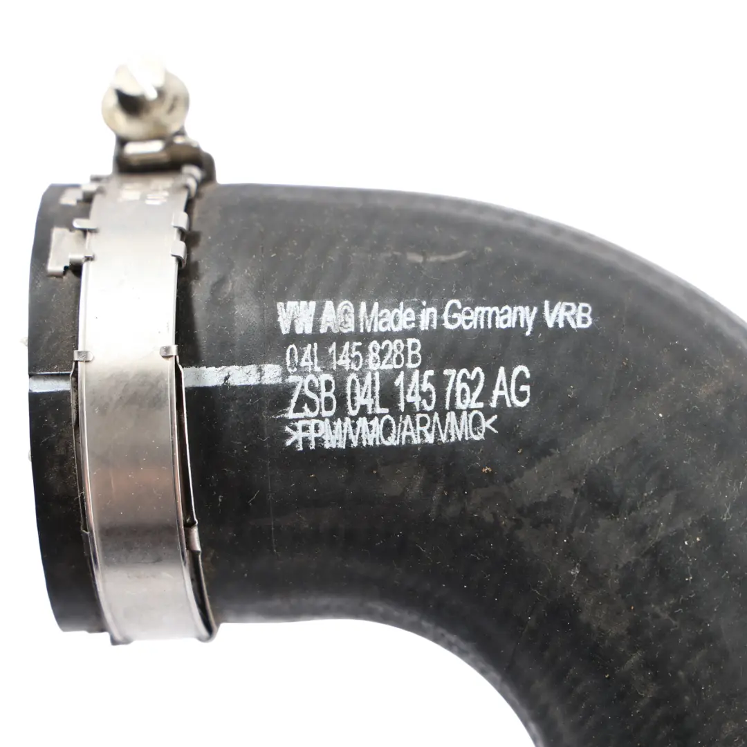 Tubo Flessibile Aspirazione Sovralimentazione per Audi A3 8V 2.0 TDI con numero di parte 04L145762AG Audi A3 8V 2.0 TDI Tubo Flessibile Aspirazione Sovralimentazione - SKU 04L145762AG - Numero di parte 04L145762AG