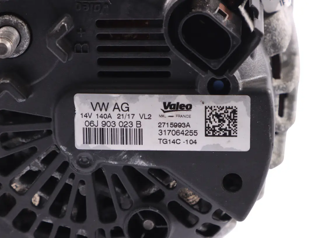 Alternatore Generatore Benzina 14V 140A per Audi Q3 8U con numero di parte 06J903023B Audi Q3 8U Alternatore Generatore Benzina 14V 140A - SKU 06J903023B - Numero di parte 06J903023B