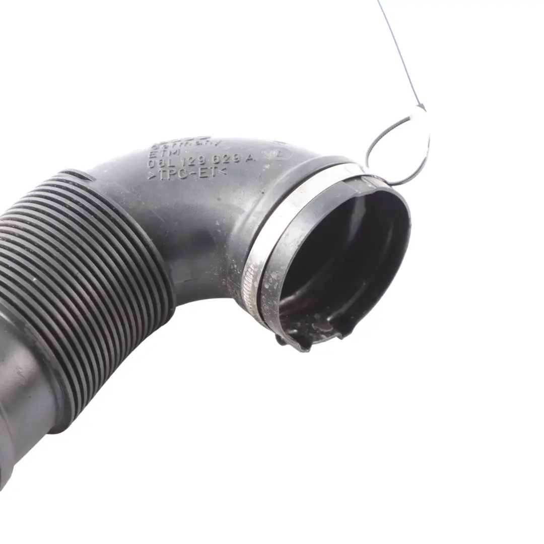 Tubo Condotto Aspirazione Aria Benzina per Audi A4 B9 A5 F5 con numero di parte 06L129629A Audi A4 B9 A5 F5 Tubo Condotto Aspirazione Aria Benzina - SKU 06L129629A - Numero di parte 06L129629A
