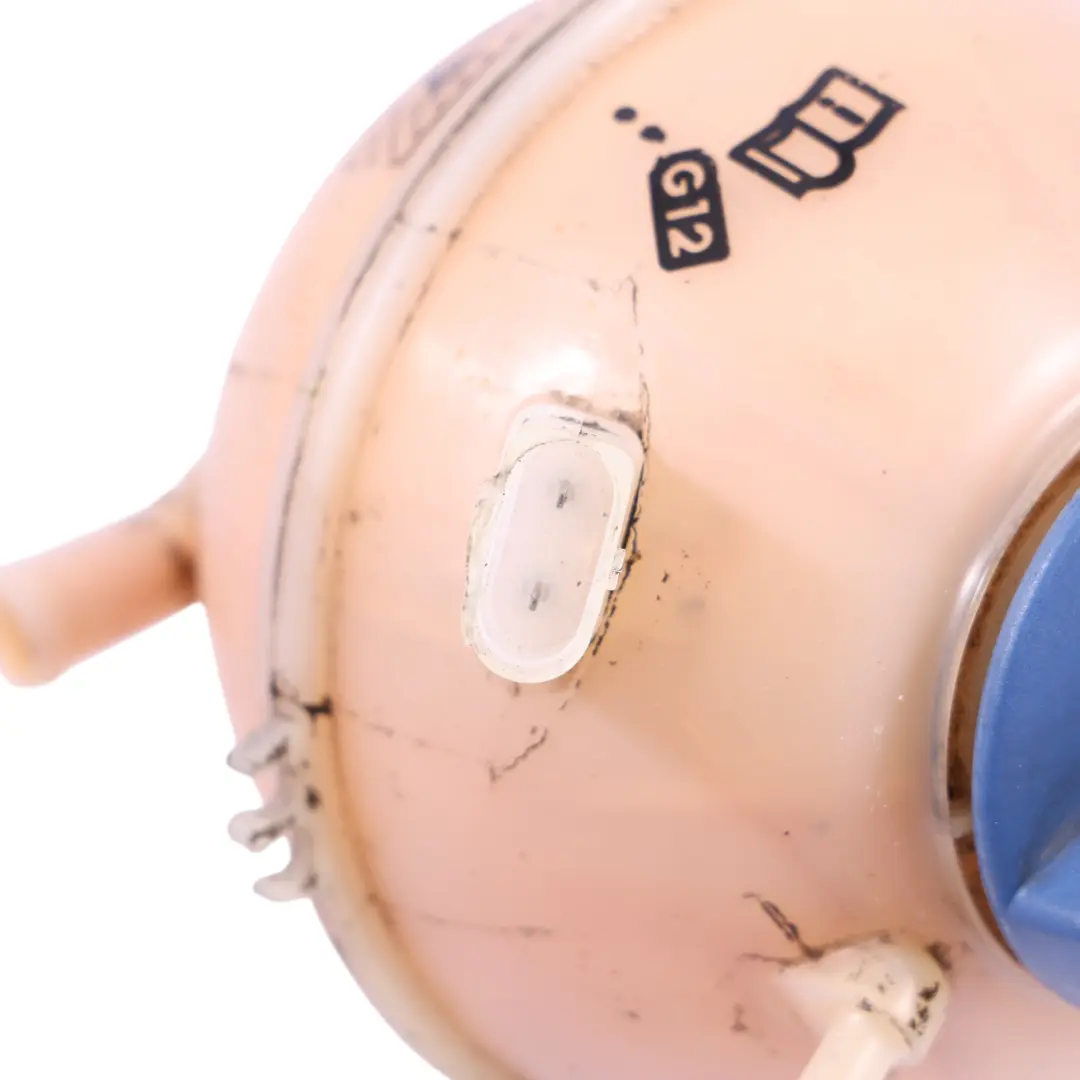 8N Zbiornik Wyrównawczy Płynu Chłodzącego do Audi TT o numerze 1J0121407D Audi TT 8N Zbiornik Wyrównawczy Płynu Chłodzącego - SKU 1J0121407D - Numer Części 1J0121407D