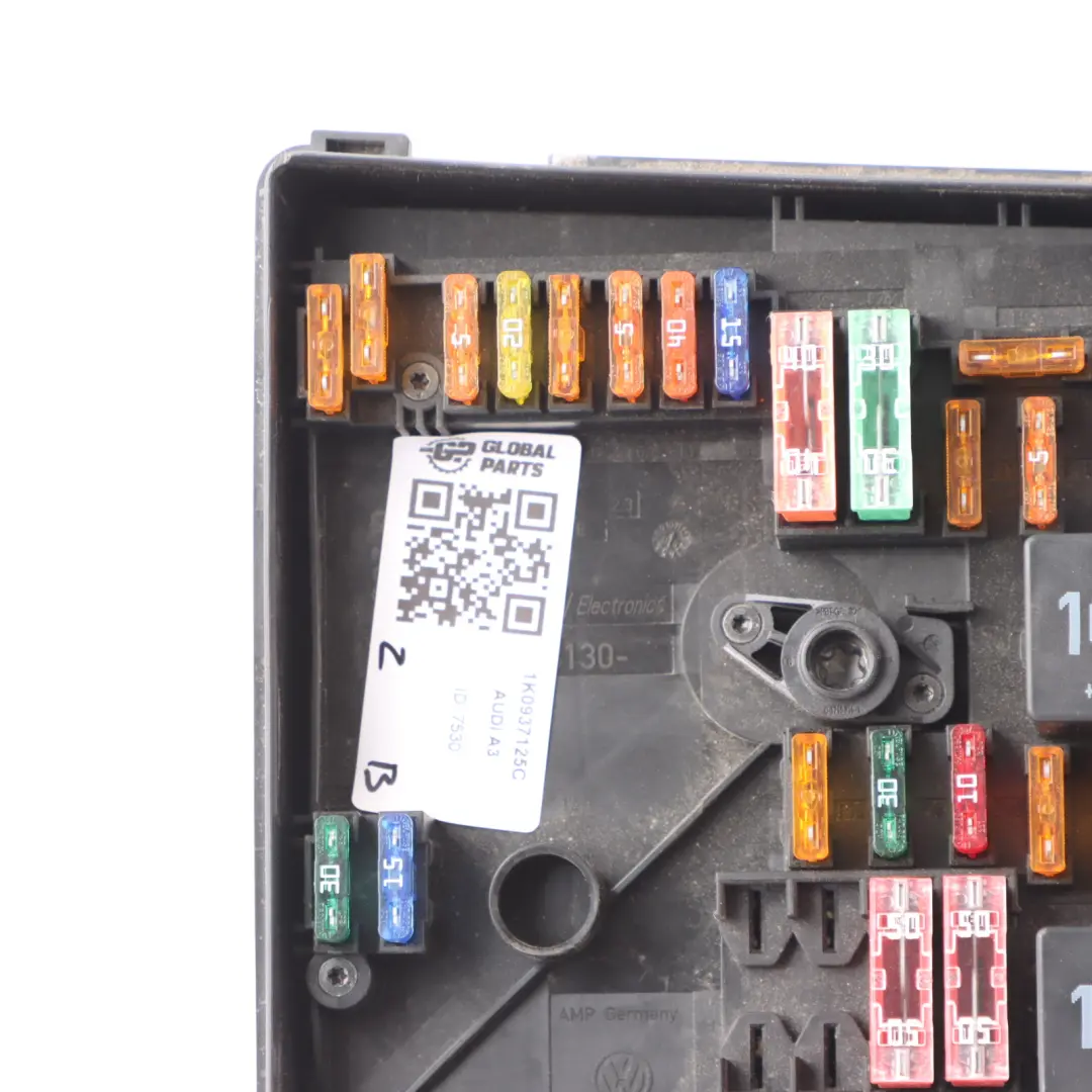 Sicherungs Kasten Audi A3 8P Volkswagen Golf Mk5 Abdeckung Gehäuse für mit Teilenummer 1K0937125C Sicherungs Kasten Audi A3 8P Volkswagen Golf Mk5 Abdeckung Gehäuse - SKU 1K0937125C - Teilenummer 1K0937125C