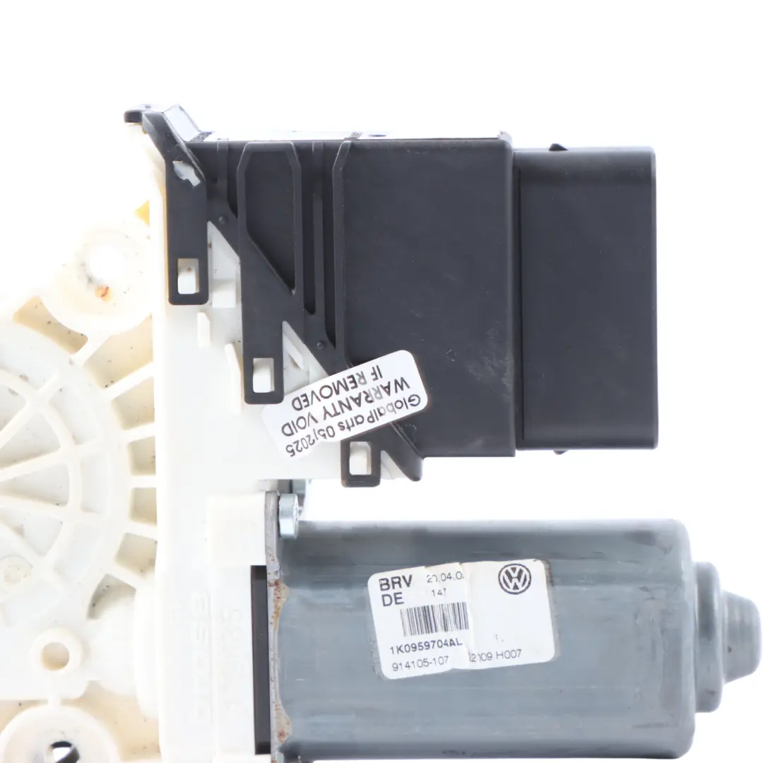 Mk5 Rear Door Window Lifter Motor Right O/S to Volkswagen Golf with Part number 1K0959704AL Volkswagen Golf Mk5 Rear Door Window Lifter Motor Right O/S - SKU 1K0959704AL - Part number 1K0959704AL