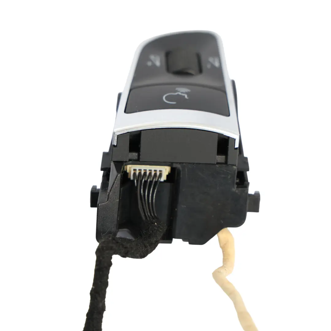 Audi A3 8P Steering Wheel Multifunction Button Control Switches Set 4E0951527AD - SKU 4F0951527AE - Part number 4F0951527AE