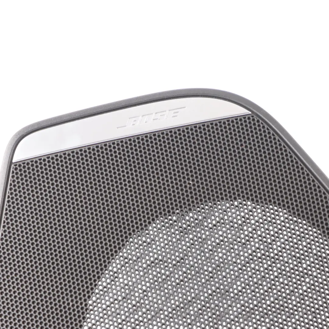 Copertura Altoparlante Portiera Posteriore BOSE Destro per Audi A6 C7 con numero di parte 4G0035436A Audi A6 C7 Copertura Altoparlante Portiera Posteriore BOSE Destro - SKU 4G0035436A - Numero di parte 4G0035436A