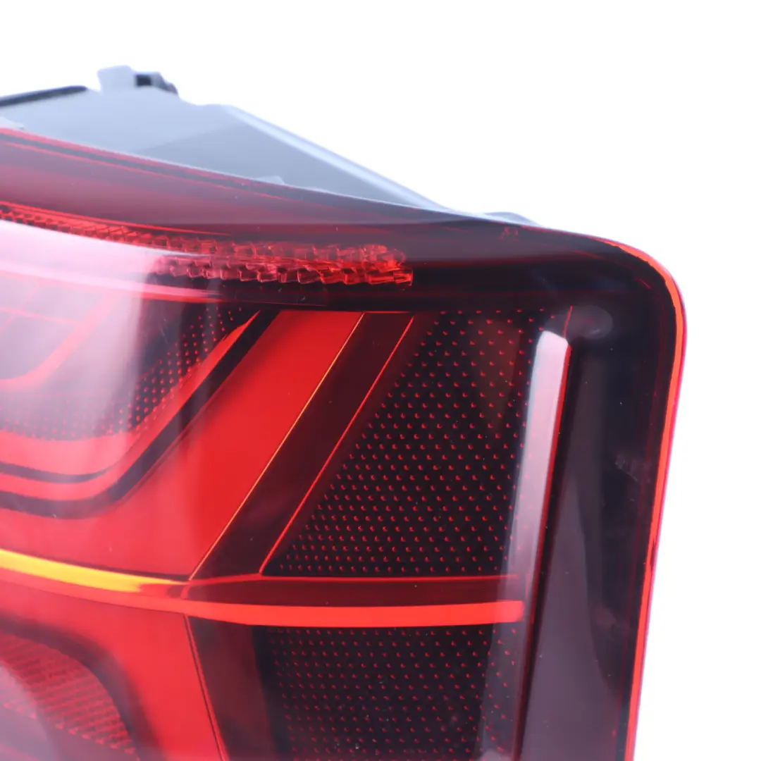 Luz Trasera Tailgate Derecha LED Exterior para Audi A6 C7 con número de pieza 4G5945096E Audi A6 C7 Luz Trasera Tailgate Derecha LED Exterior - SKU 4G5945096E - Número de pieza 4G5945096E