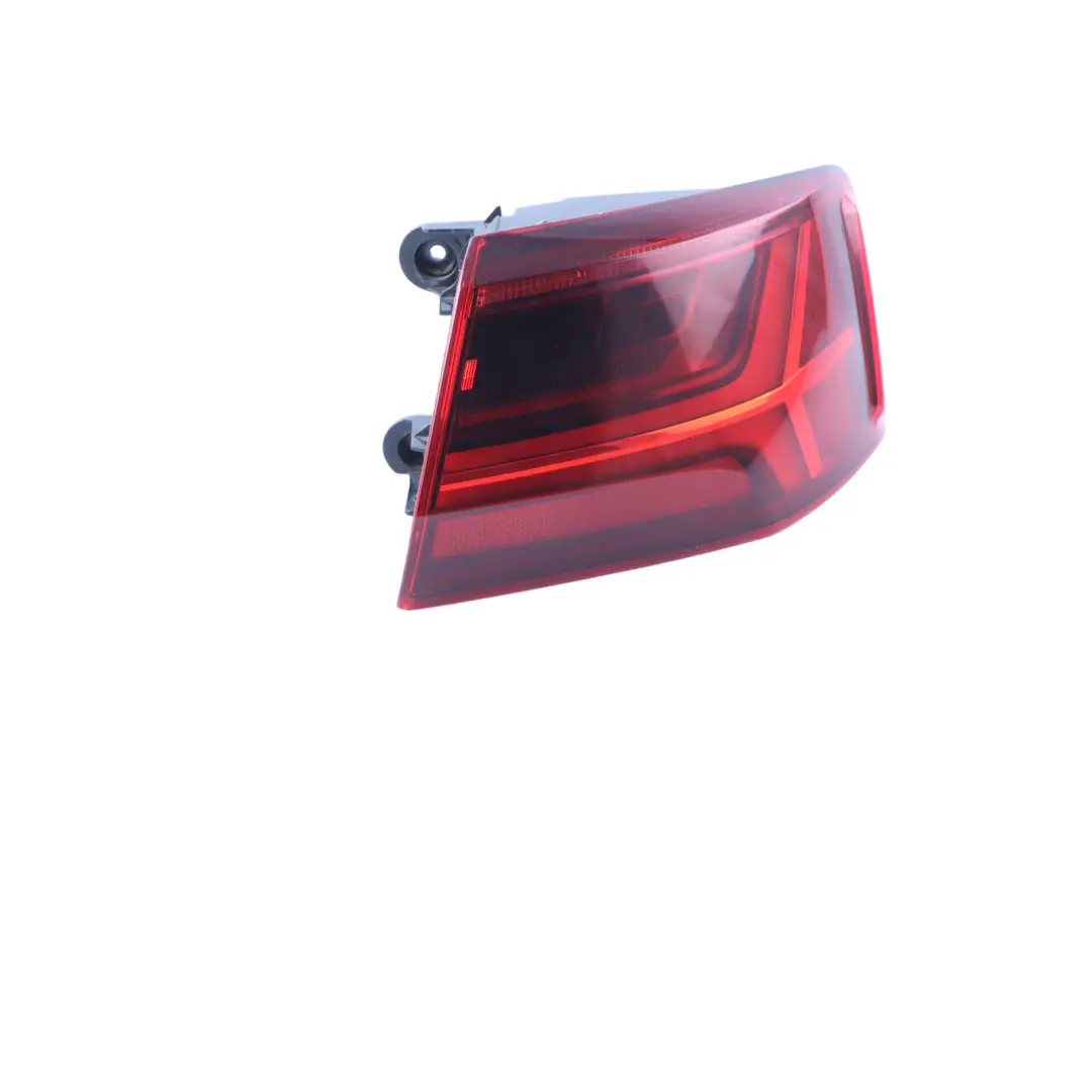 Fanale Posteriore Portellone Destro Esterno LED per Audi A6 C7 con numero di parte 4G5945096E Audi A6 C7 Fanale Posteriore Portellone Destro Esterno LED - SKU 4G5945096E - Numero di parte 4G5945096E