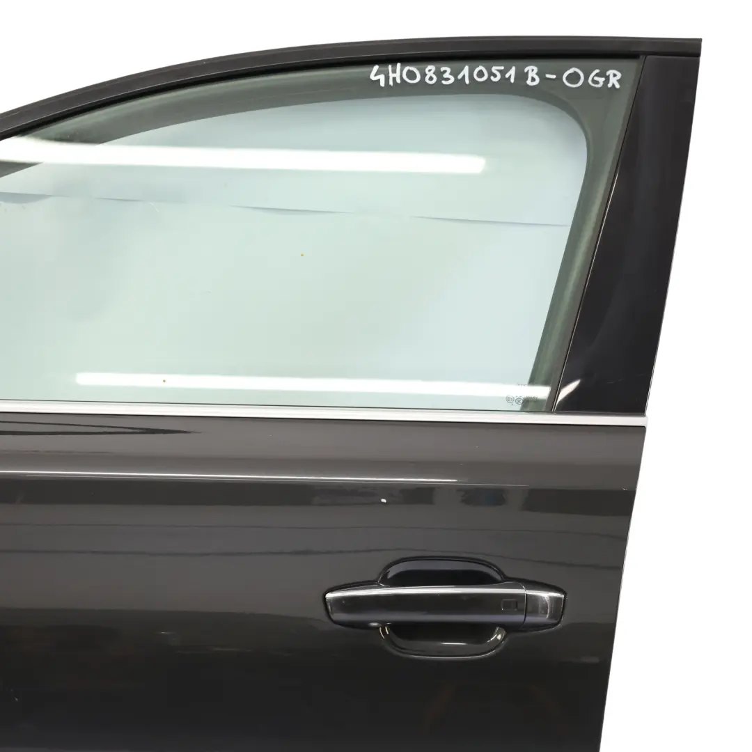 Puerta Delantera Izquierda Panel Revestimiento Oolong Grey - X7U para Audi A8 D4 con número de pieza 4H0831051B Audi A8 D4 Puerta Delantera Izquierda Panel Revestimiento Oolong Grey - X7U - SKU 4H0831051B-OGR - Número de pieza 4H0831051B
