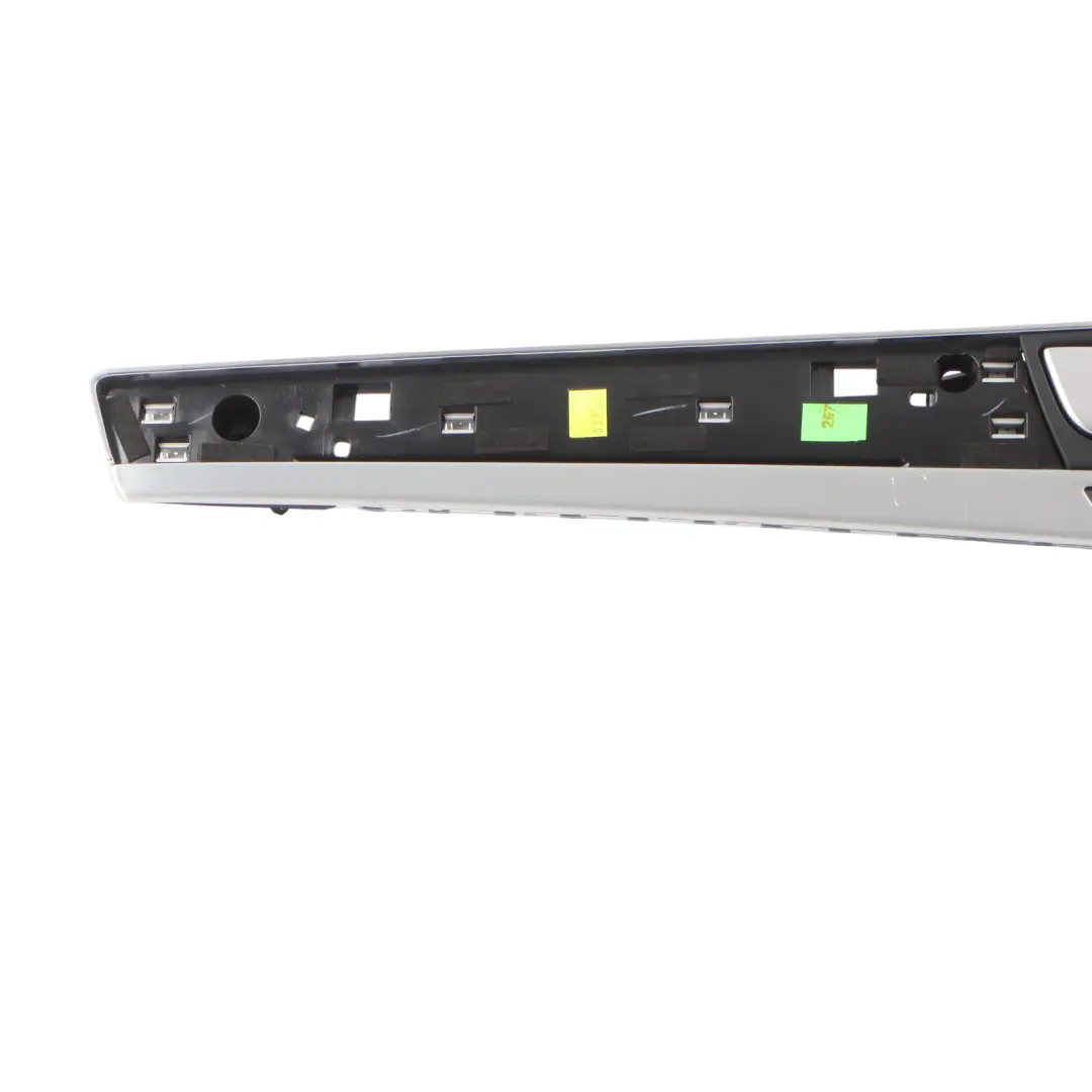 Tirador Puerta Delantera Liberación Tira Cubierta para Audi A8 D4 con número de pieza 4H0867067E Audi A8 D4 Tirador Puerta Delantera Liberación Tira Cubierta - SKU 4H0867067E - Número de pieza 4H0867067E