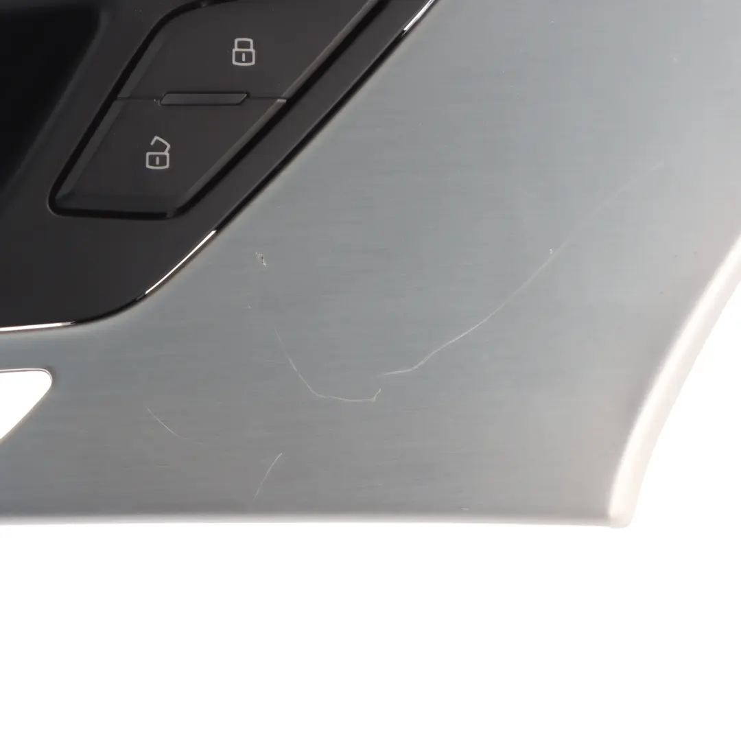 Tirador Puerta Delantera Liberación Tira Cubierta para Audi A8 D4 con número de pieza 4H0867067E Audi A8 D4 Tirador Puerta Delantera Liberación Tira Cubierta - SKU 4H0867067E - Número de pieza 4H0867067E