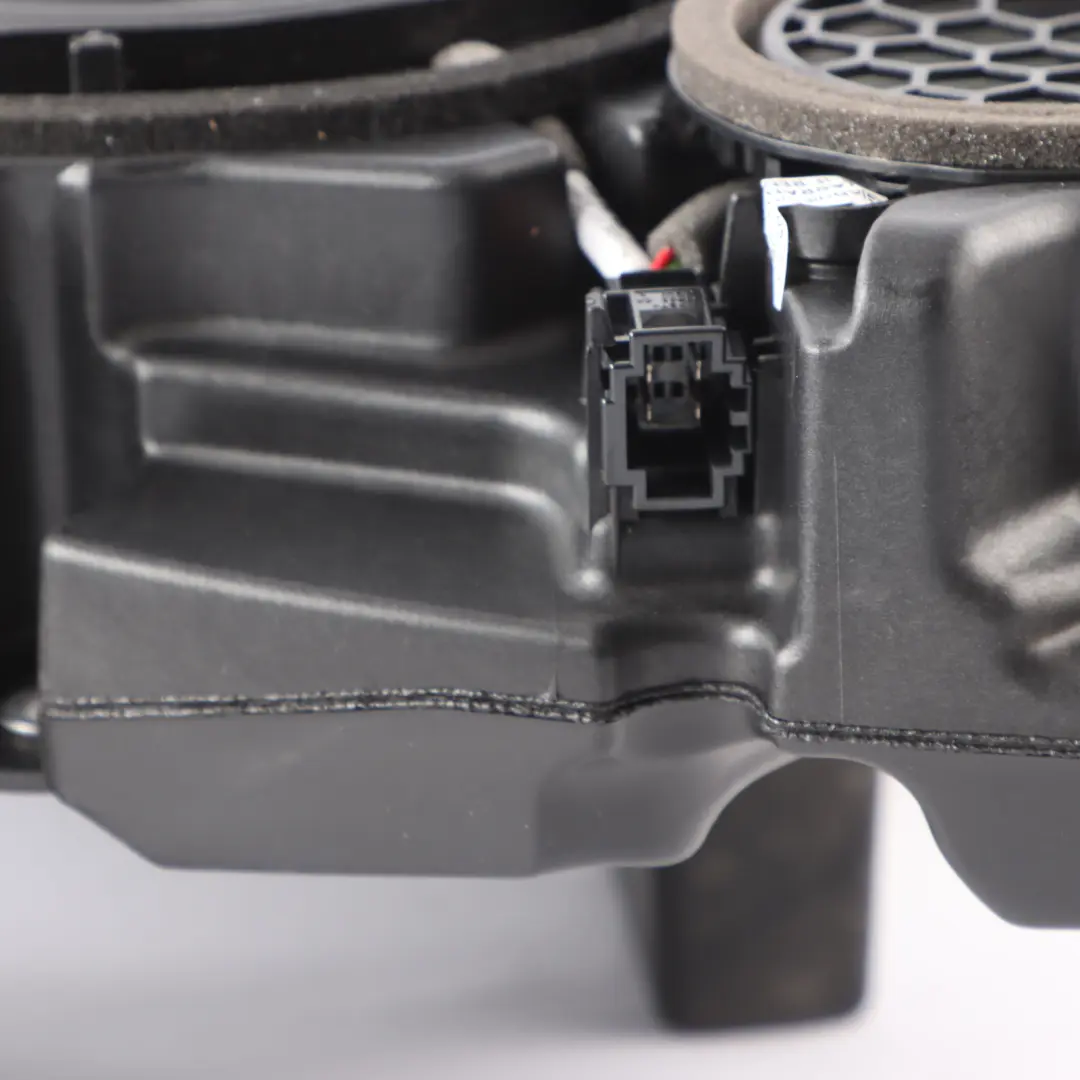 4M Front Door Speaker Loudspeaker Box Right O/S to Audi Q7 with Part number 4M0035298A Audi Q7 4M Front Door Speaker Loudspeaker Box Right O/S - SKU 4M0035298A - Part number 4M0035298A