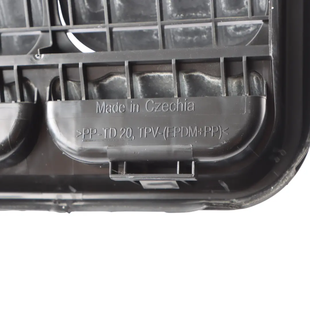 Audi Q7 4M Rear Side Panel Air Vent Panel Air Conditioning Left N/S - SKU 4M0819181B - Part number 4M0819181B