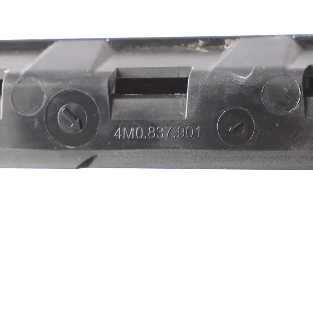 Audi Q7 4M Puerta Exterior Pilar Tapa Moldura Delantero Izquierdo - SKU 4M0837901 - Número de pieza 4M0837901