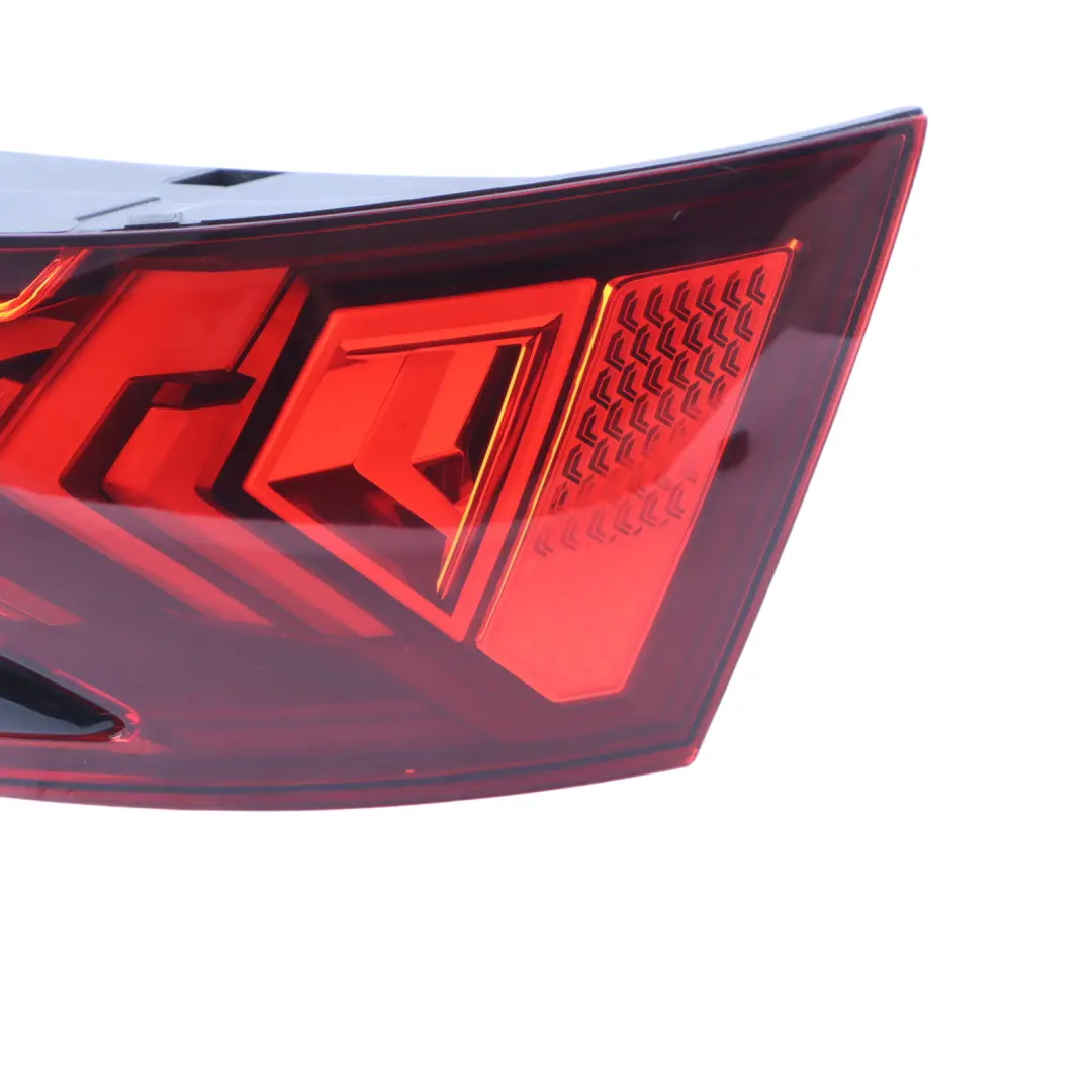 4M Rear Light Lamp Boot Trunk Lid Tailgate Lamp Right O/S to Audi Q7 with Part number 4M0945094H Audi Q7 4M Rear Light Lamp Boot Trunk Lid Tailgate Lamp Right O/S - SKU 4M0945094H - Part number 4M0945094H