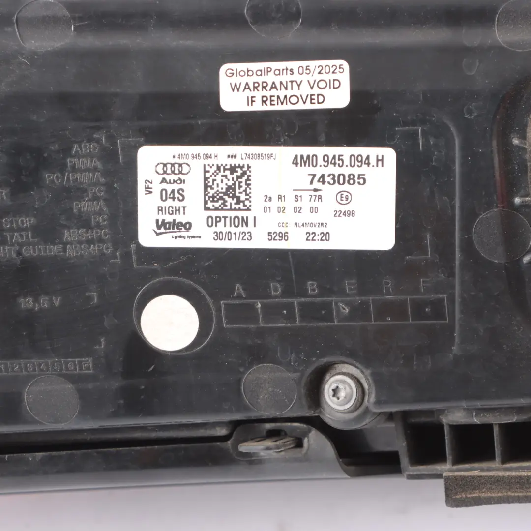 4M Rear Light Lamp Boot Trunk Lid Tailgate Lamp Right O/S to Audi Q7 with Part number 4M0945094H Audi Q7 4M Rear Light Lamp Boot Trunk Lid Tailgate Lamp Right O/S - SKU 4M0945094H - Part number 4M0945094H