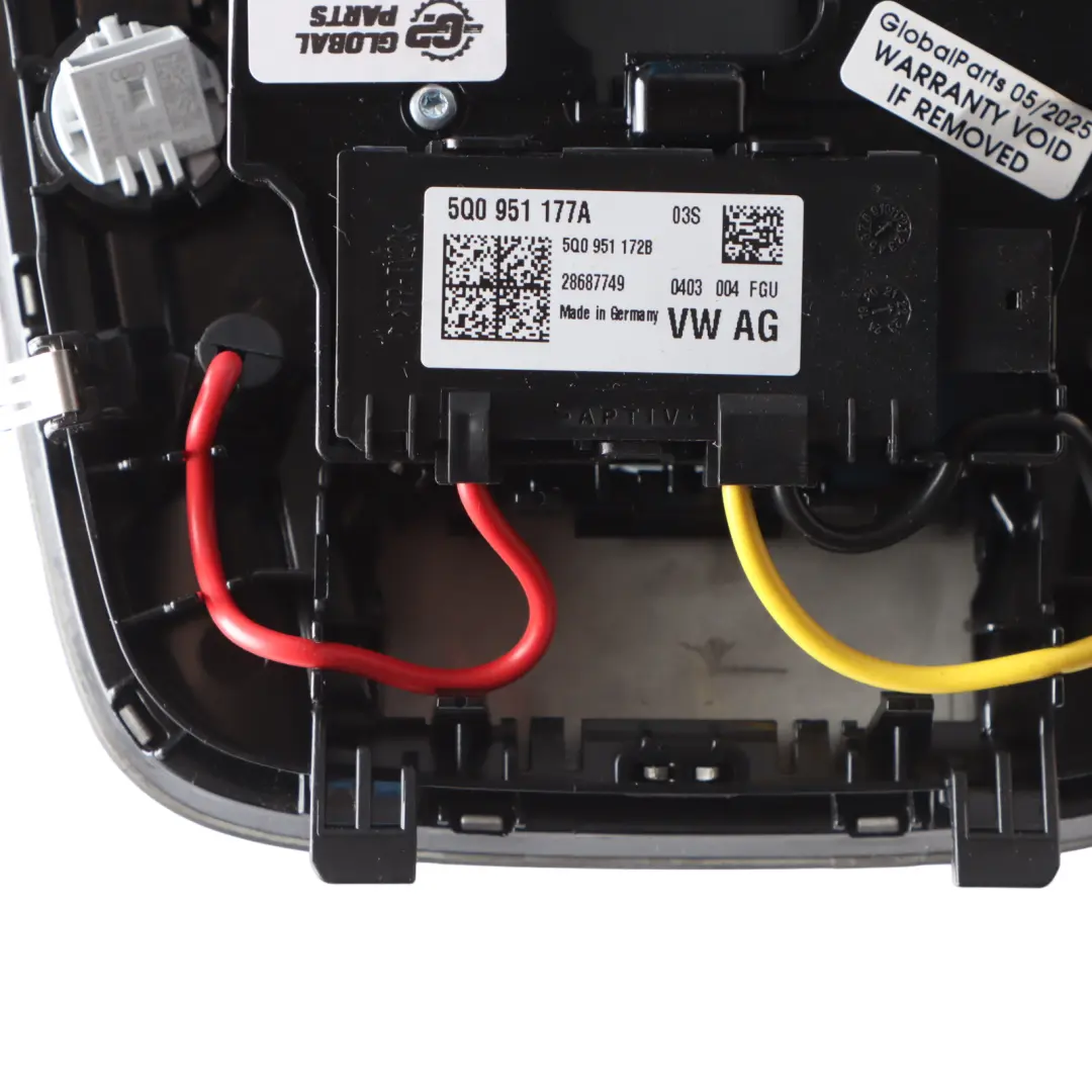 4M Front Headliner Roof Reading Courtesy Light Lamp Black to Audi Q7 with Part number 4M0947135DQ Audi Q7 4M Front Headliner Roof Reading Courtesy Light Lamp Black - SKU 4M0947135DQ - Part number 4M0947135DQ