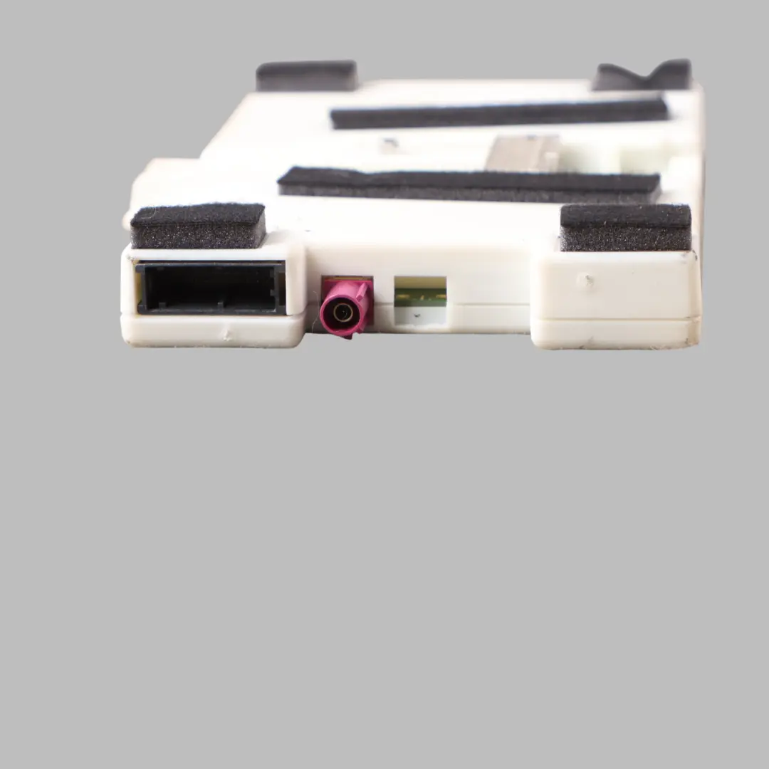 Telematics Control Unit Module ECU to BMW F40 with Part number 5B3B795 BMW F40 Telematics Control Unit Module ECU - SKU 5B3B795 - Part number 5B3B795