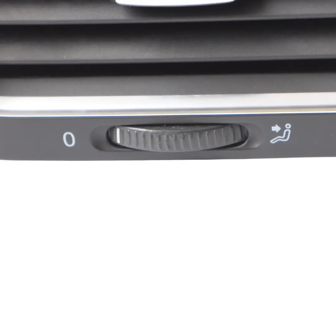 Buse Ventilation Gauche Tableau De Bord pour Volkswagen Golf 6 à propos du numéro de pièce 5K0819703J Volkswagen Golf 6 Buse Ventilation Gauche Tableau De Bord - SKU 5K0819703J - Numéro de pièce 5K0819703J