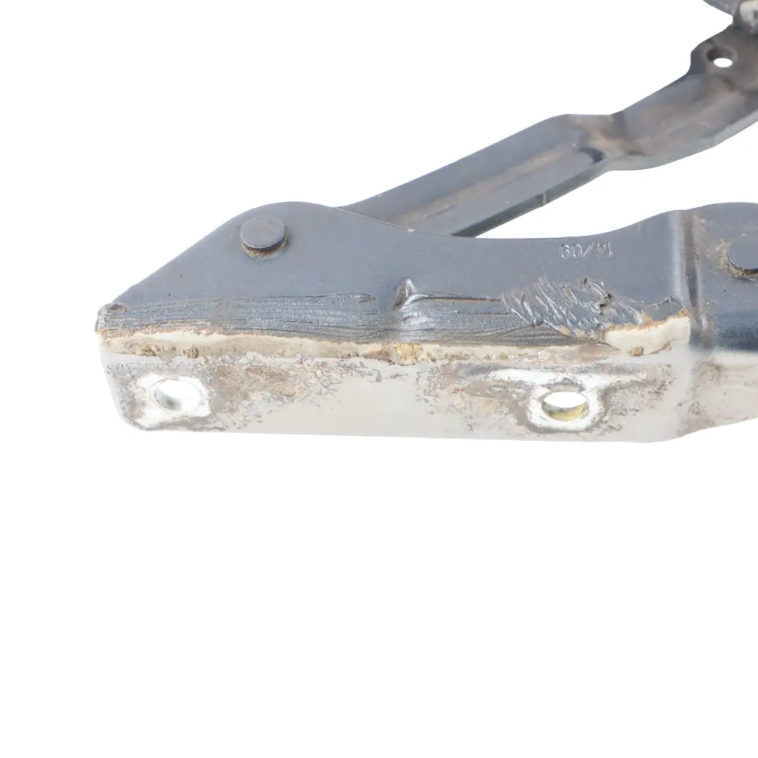 Mk6 Hood Bonnet Hinge Front Right O/S Blue Graphite Pearl Effect - C5F to VW Golf with Part number 5K0823302B VW Golf Mk6 Hood Bonnet Hinge Front Right O/S Blue Graphite Pearl Effect - C5F - SKU 5K0823302B-BGR - Part number 5K0823302B