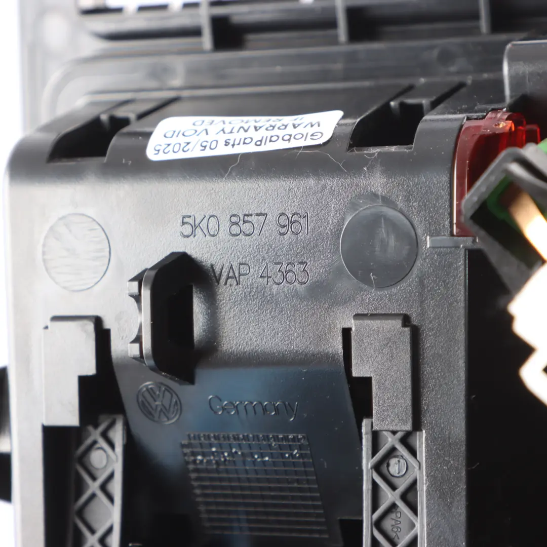 Mk5 Consola Central Cenicero Almacenaje Encendedor 12V Toma para Volkswagen Golf con número de pieza 5K0857961 Volkswagen Golf Mk5 Consola Central Cenicero Almacenaje Encendedor 12V Toma - SKU 5K0857961 - Número de pieza 5K0857961