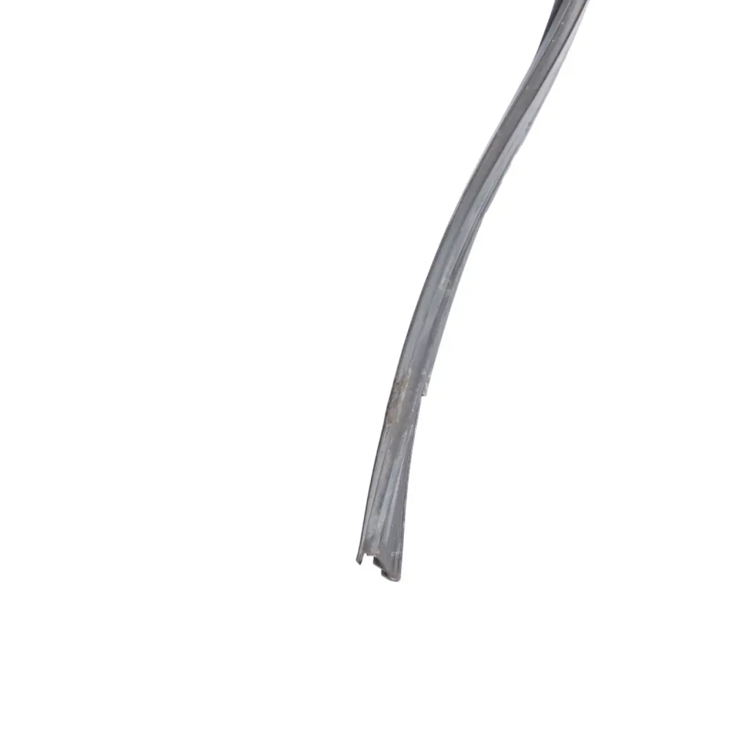 VW Golf MK6 Porta Anteriore Finestra Guida Guarnizione Striscia - SKU 5K4837431C - Numero di parte 5K4837431C