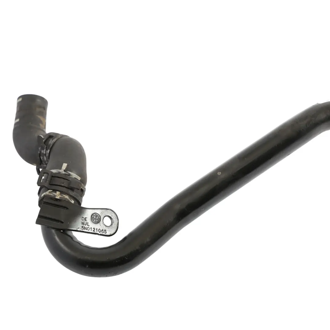 Tuyau Refroidissement Liquide Refroidissement pour Volkswagen Tiguan 5N à propos du numéro de pièce 5N0121065 Volkswagen Tiguan 5N Tuyau Refroidissement Liquide Refroidissement - SKU 5N0121065-1 - Numéro de pièce 5N0121065