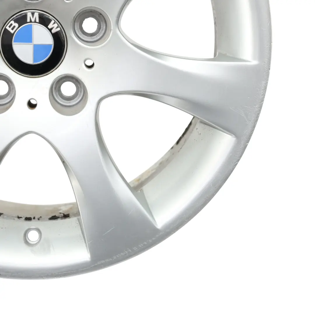Silberne Leichtmetallfelge 17" Sternspeiche 185 8J ET:34 für BMW E90 E91 E92 mit Teilenummer 6764623 BMW E90 E91 E92 Silberne Leichtmetallfelge 17" Sternspeiche 185 8J ET:34 - SKU 6764623-2 - Teilenummer 6764623