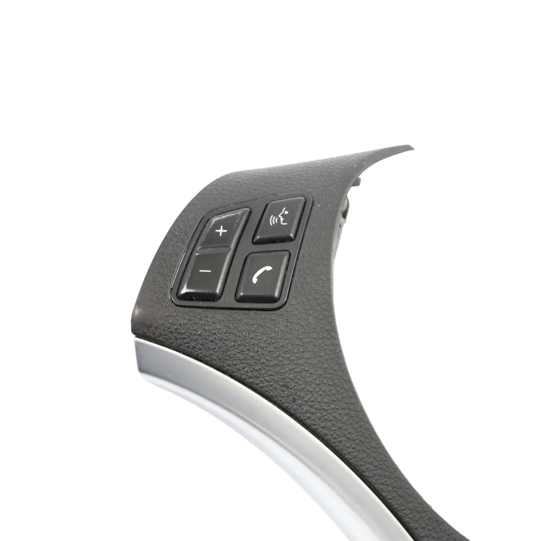 Osłona Blenda Przyciski Kierownicy do BMW E81 E87 E90 o numerze 6850544 BMW E81 E87 E90 Osłona Blenda Przyciski Kierownicy - SKU 6850544-3 - Numer Części 6850544