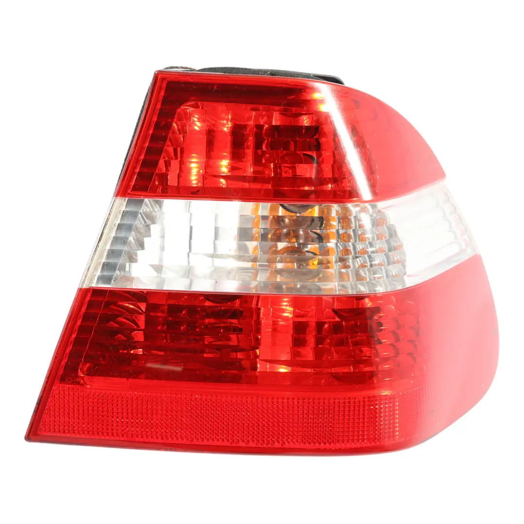 Feu Arrière BMW E46 Sur Le Panneau Extérieur Latéral Blanc Droit pour à propos du numéro de pièce 6946536 Feu Arrière BMW E46 Sur Le Panneau Extérieur Latéral Blanc Droit - SKU 6910532 - Numéro de pièce 6946536