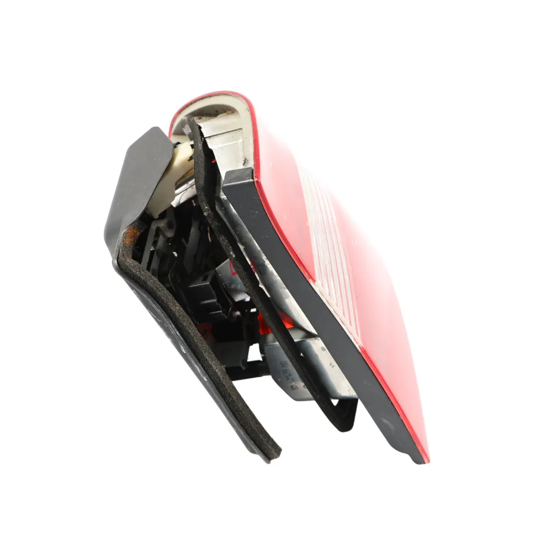 BMW E46 Rear Light In The Side Outer Panel White Right O/S - SKU 6910532 - Part number 6946536