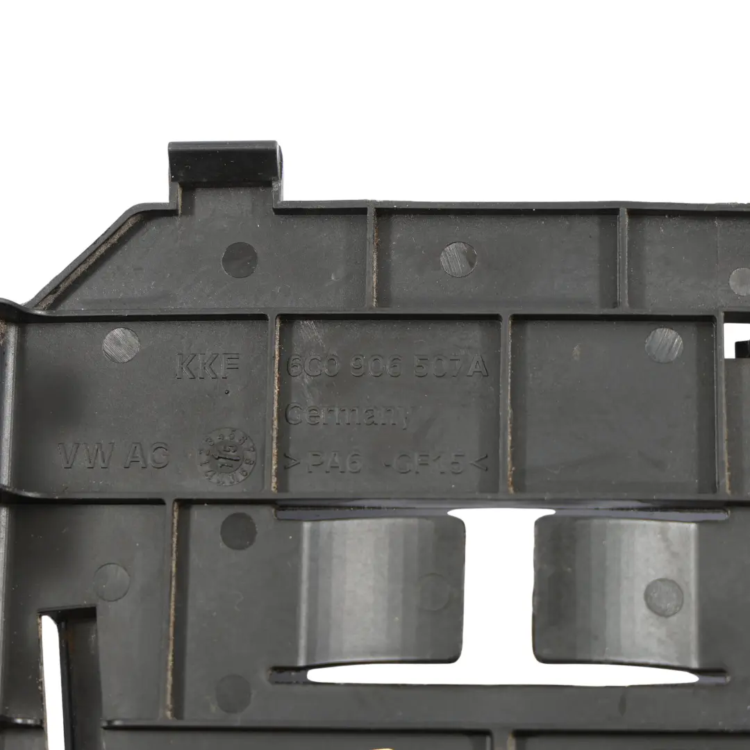 Uchwyt Mocowanie Sterownika Silnika Modułu ECU do Audi A1 8X o numerze 6C0906507A Audi A1 8X Uchwyt Mocowanie Sterownika Silnika Modułu ECU - SKU 6C0906507A - Numer Części 6C0906507A