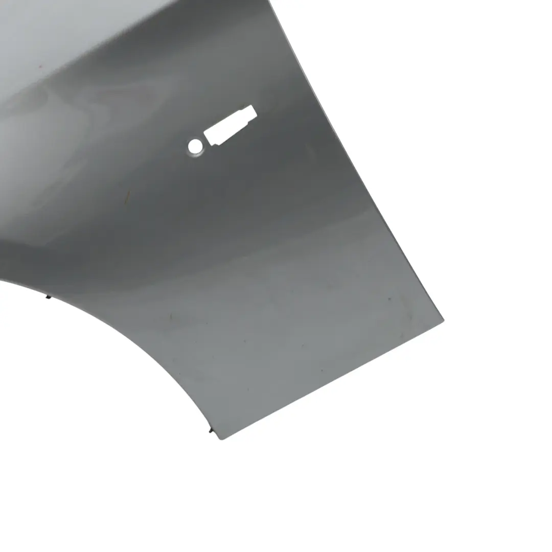 Seitenverkleidung Kotflügel vorne links Spacegrau Metallic - A52 für BMW E90 E91 mit Teilenummer 7135679 BMW E90 E91 Seitenverkleidung Kotflügel vorne links Spacegrau Metallic - A52 - SKU 7135679-SCG2 - Teilenummer 7135679