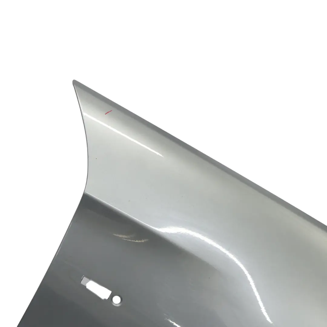Pannello laterale parafango ala anteriore destra Spacegrau - A52 per BMW E90 E91 con numero di parte 7135680 BMW E90 E91 Pannello laterale parafango ala anteriore destra Spacegrau - A52 - SKU 7135680-SCG - Numero di parte 7135680
