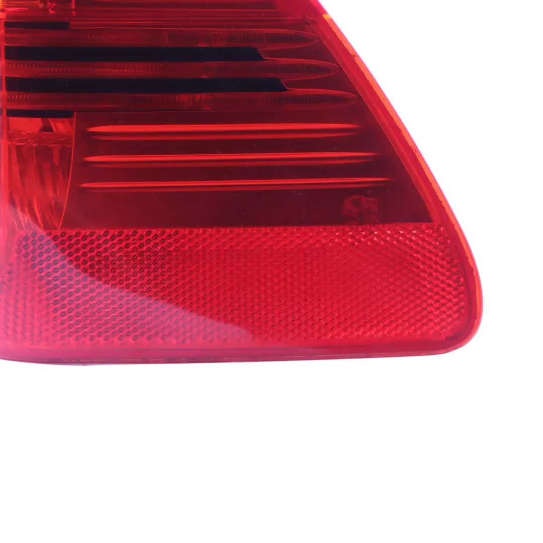 Arrière Lampe Feu Arrière Paroi Latérale Droite pour BMW E91 Touring à propos du numéro de pièce 7160062 BMW E91 Touring Arrière Lampe Feu Arrière Paroi Latérale Droite - SKU 7160062-2 - Numéro de pièce 7160062