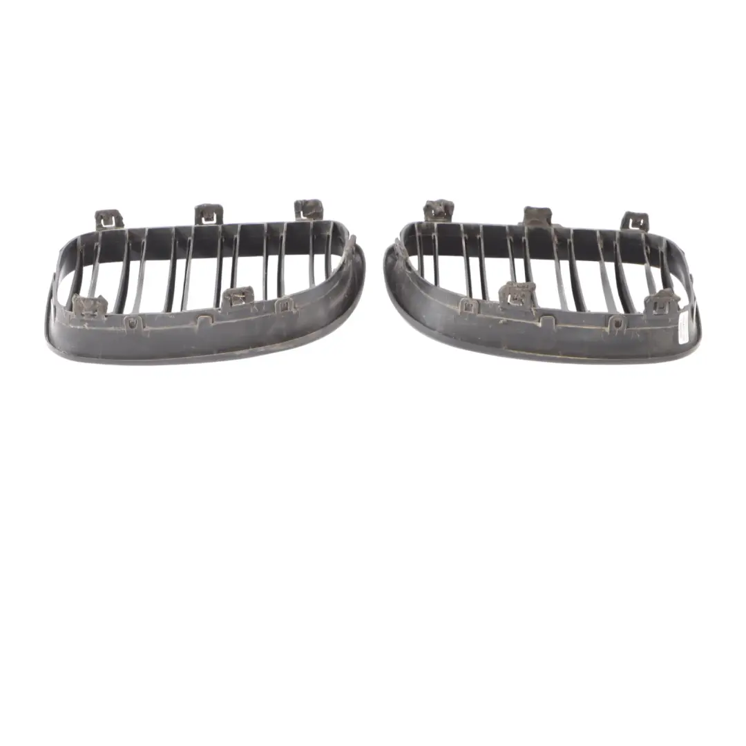 Grille Chrome Frame Left Right N/O/S Set 7166439 to BMW E81 E82 E87 LCI E88 with Part number 7166440 BMW E81 E82 E87 LCI E88 Grille Chrome Frame Left Right N/O/S Set 7166439 - SKU 7166440-1 - Part number 7166440