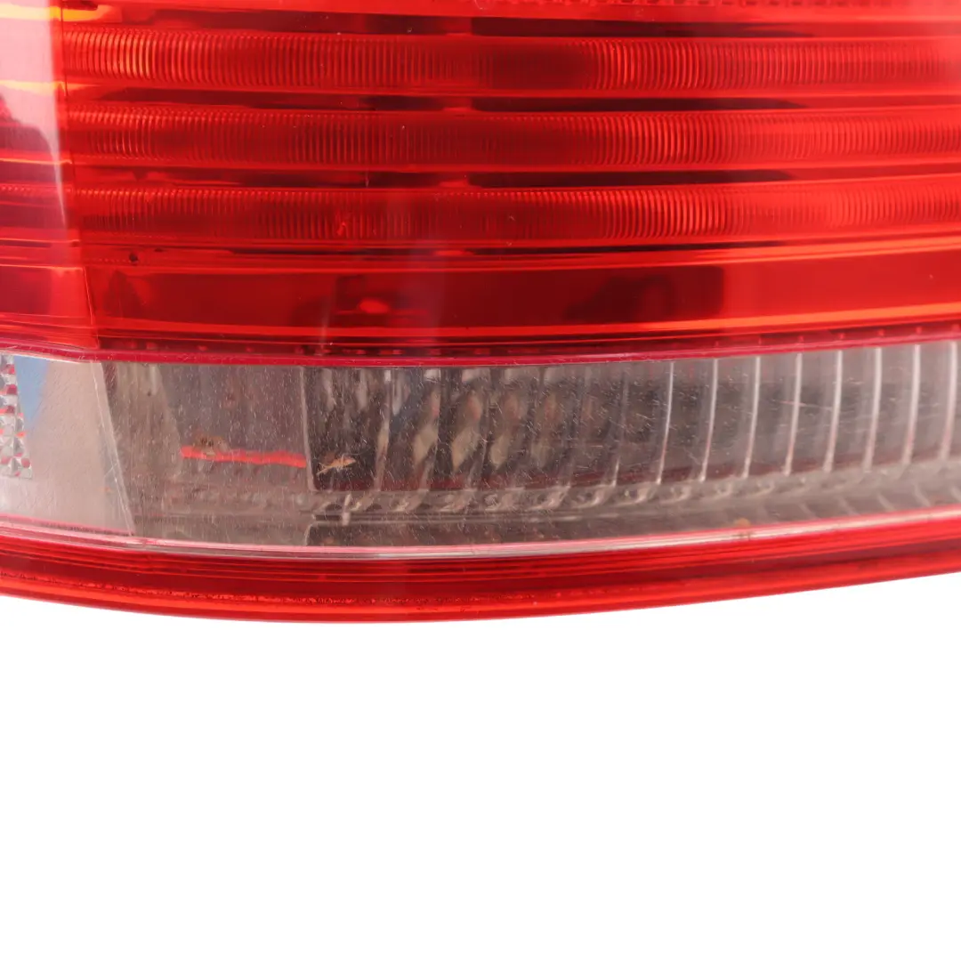 Luz Trasera Del BMW E92 Coupé En El Panel Lateral Izquierdo para con número de pieza 7174403 Luz Trasera Del BMW E92 Coupé En El Panel Lateral Izquierdo - SKU 7174403-2 - Número de pieza 7174403